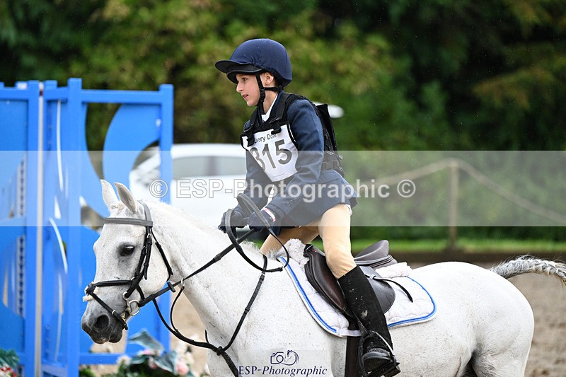 240824X-095224-23403 - 70cm Round 2 9.30 to 10.30