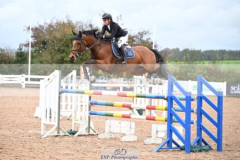 251022-144032-00690 - Cls 6 Snr Foxhunter 1.20m