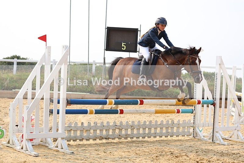 3E7A3089 - Class 14: Pony Discovery/90cm open