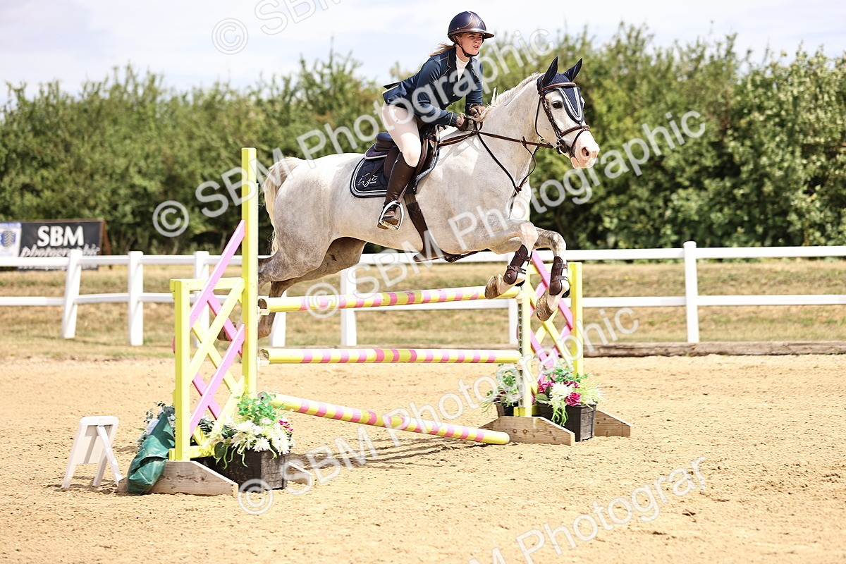 SBM_009850 - Class 8 - Senior Newcomers - 1.10  Open