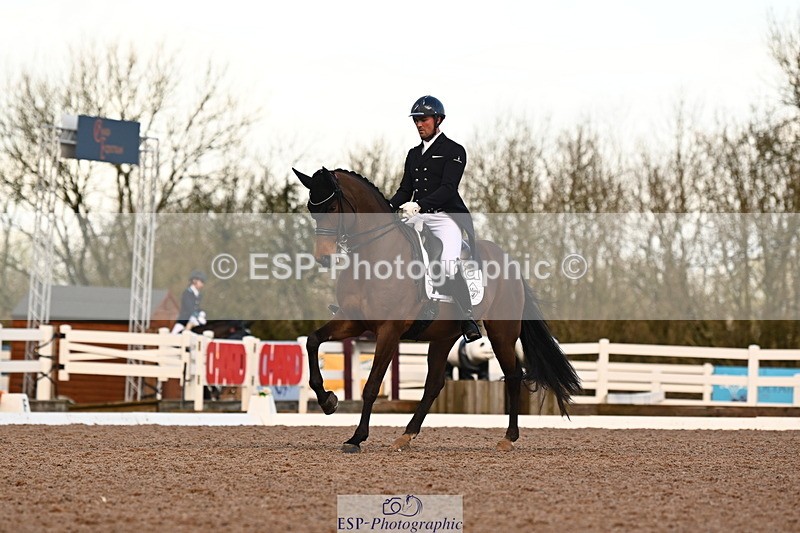 240218A-105831-06104 - 172-Jezz.Palmer-Honey.D'Or