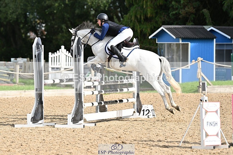 230930-114729-00393 - Cls 4 Pony Newcomers & 1m Open