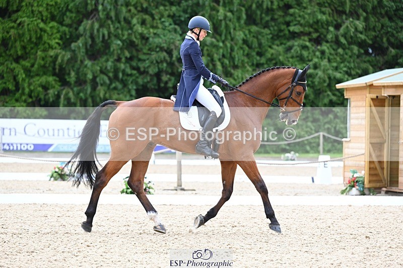 240524-090133-07632 - 501-BRUNO_FG-Edie_Campbell