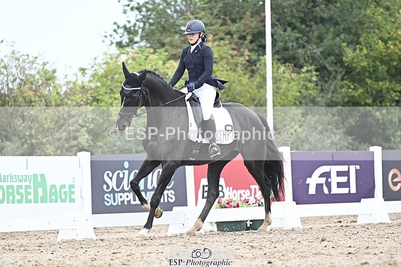 250907-124551-08133 - 034-Jasmine.SmithNigrasine.Rain