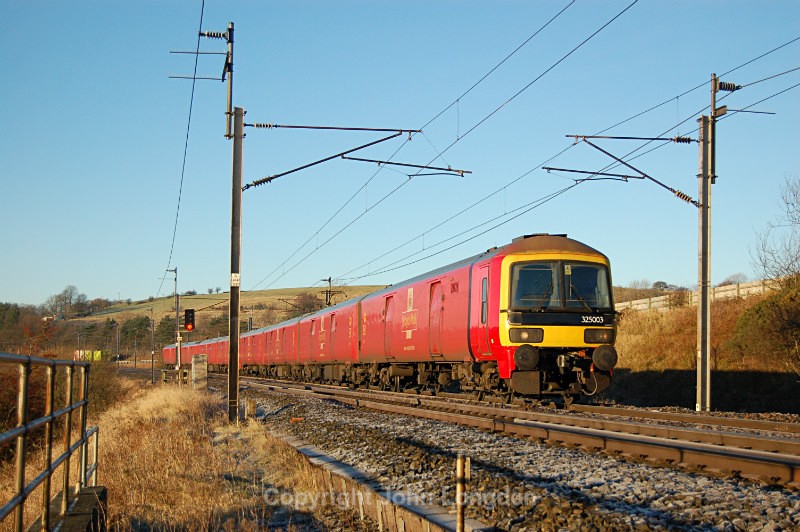 JL - 25.11.16 325003 1S02 Warrington - Shieldmuir, Lowgill - West Coast Main Line (north to south)