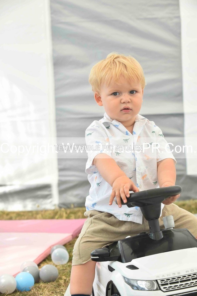 SH4_2322 - Bonny baby competition.