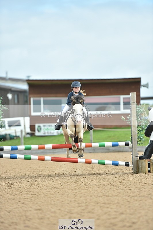 230819A-095636-00115 - Cls 36 Stepping Stones 128cm + 138cm