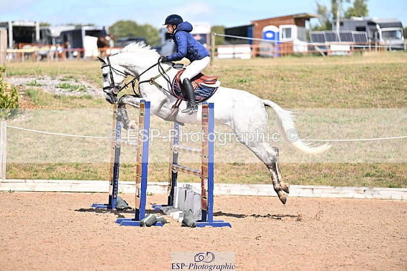 250827B-130915-00494 - Cls 4 Snr Newcomers 1.10m