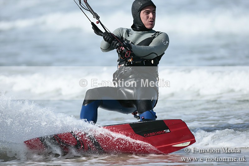 KS 020413-100 - Kite Surfing