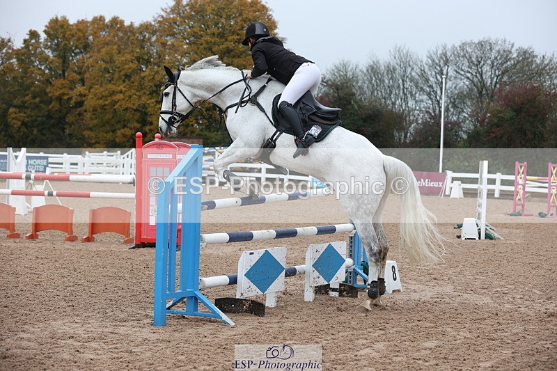 231112A-135213-04692 - Cls 20 Newcomers & 1.10m Open