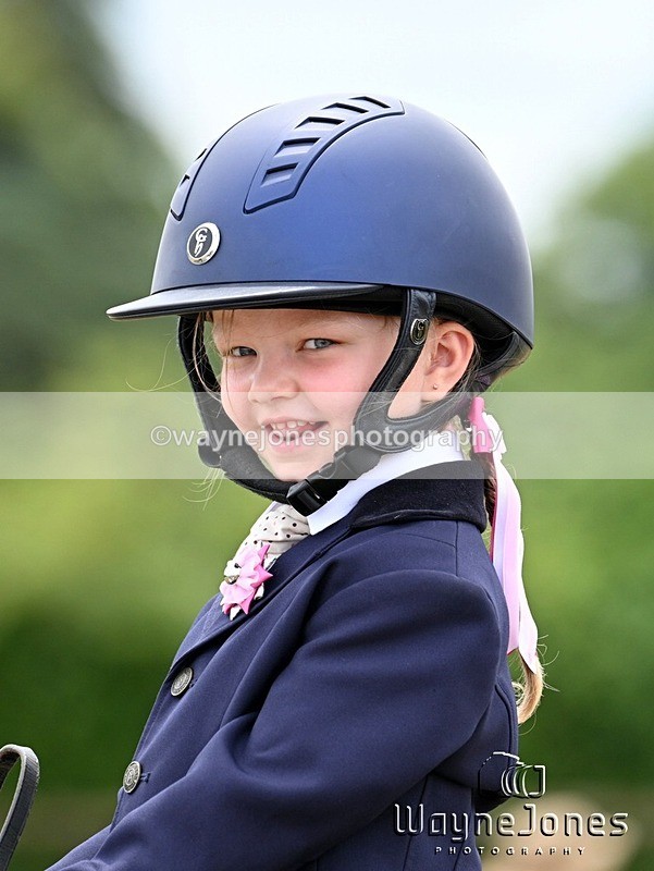 WJ7_3719 - Nancy & Churchill's first Show 22-06-25