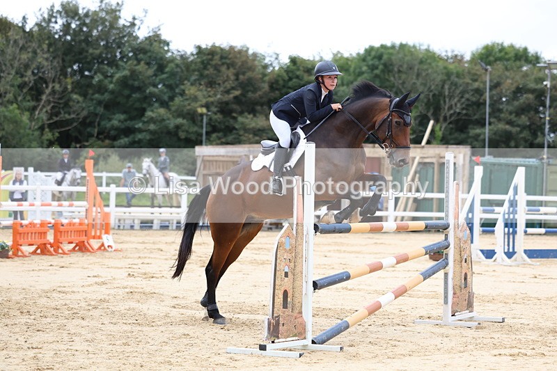 3E7A3124 - Class 8: Senior Newcomers/1.10m open