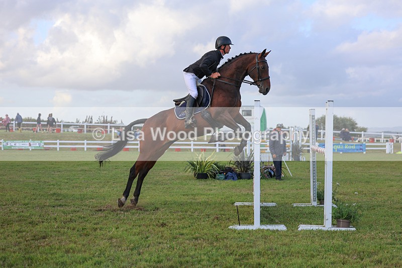 3E7A4911 - Class C1: Showjumping Senior Newcomers/1.10m open