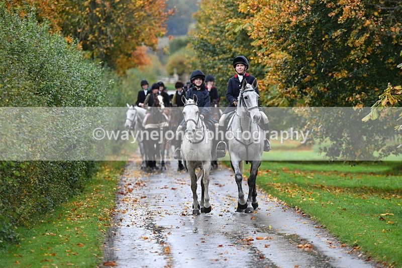 WJ5_6184 - B&B walk back for Hunt Tea !