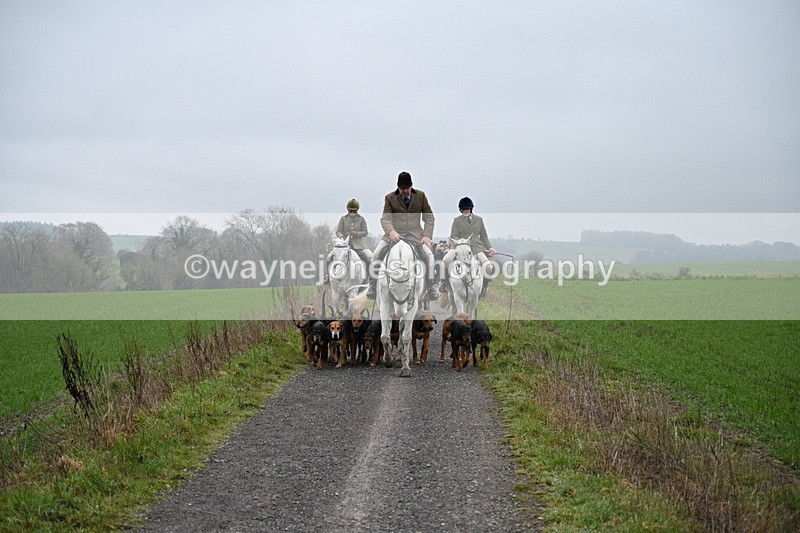 WJ7_9742 - Walk out..