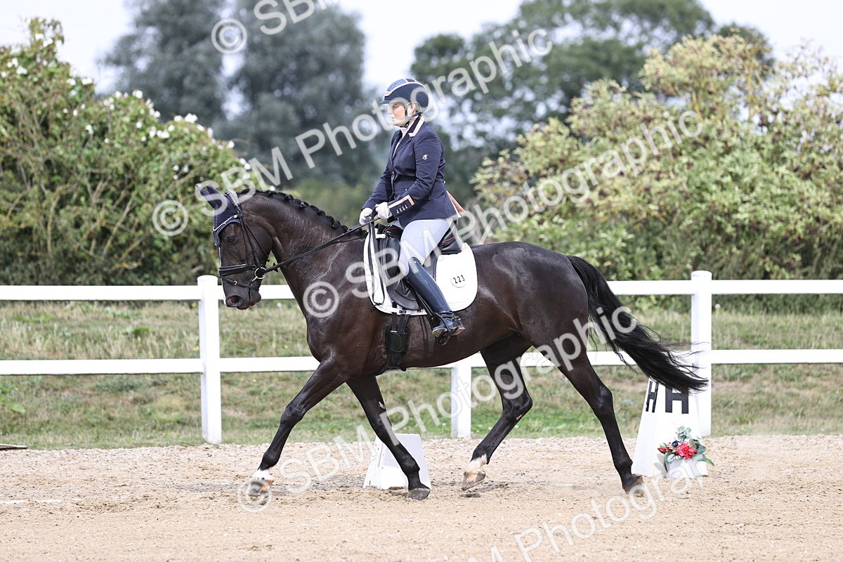 SBM_017566 - Class 14 - Novice 23 - 13.52-14.55