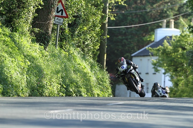 Ian Hutchinson - Monster Energy Supersport Race 1