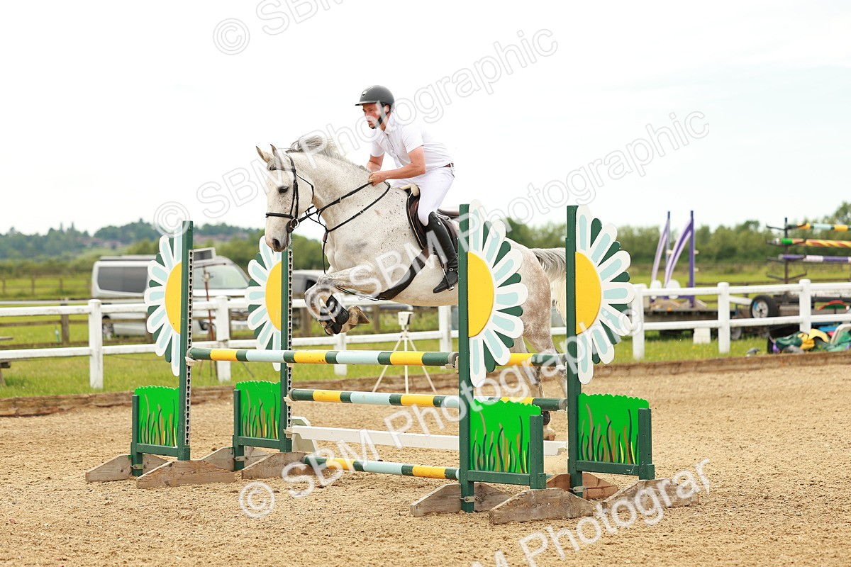 SBM_002066 - Class 4 - Senior Newcomers - 1.10m