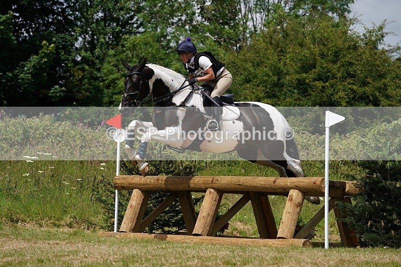 240630X-130404-7274 - 373-Maddy_Hand-LANGALLER_BLUE_MOON