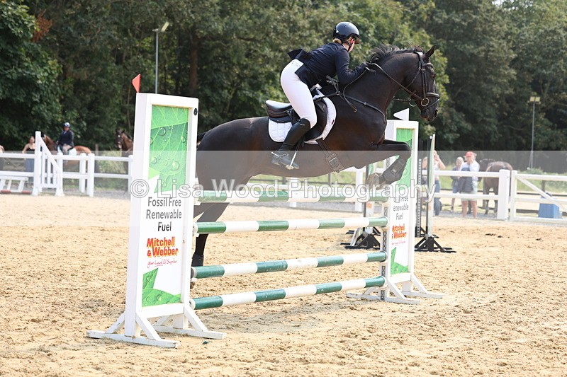 3E7A2535 - Class 8: Senior Newcomers/1.10m open