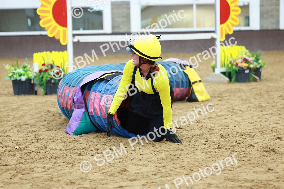 SBM_002330 - Class 3 - Horse & Hound (60cm)