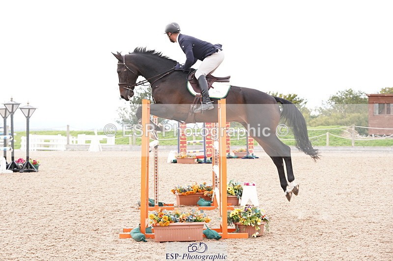 241004A-145702-00852 - Fri 04 Snr Fox & 1.20m Open