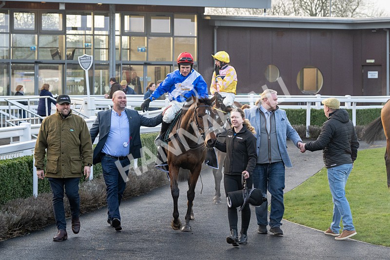 220125-Race 4-Komedy Kicks-3-6 - Race 4