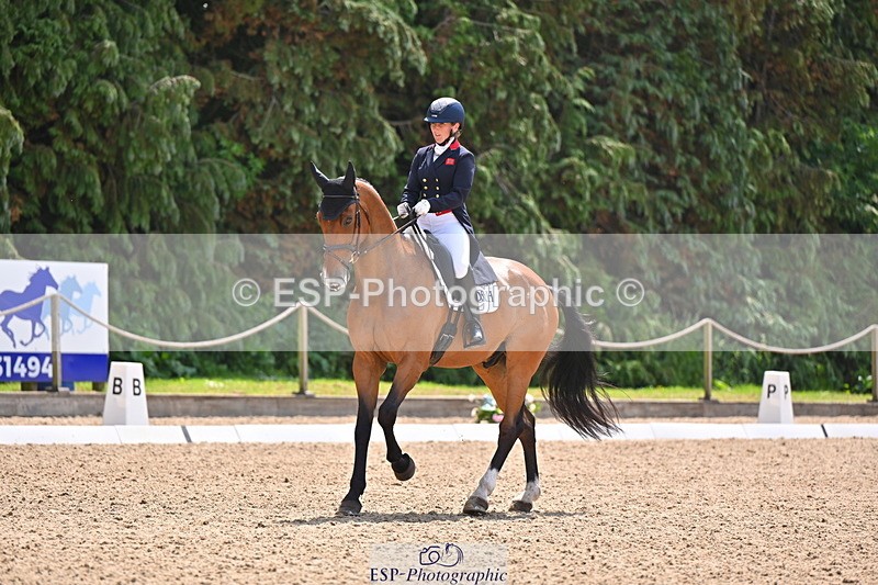 250523A-122732-06543 - D-468-Laura.Collett-LONDON.52