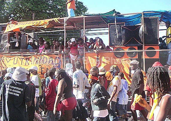 070213 Trinidad - Joubert Float - ATLANTIC CROSSING 2006