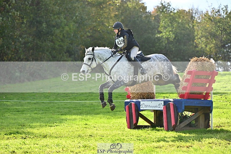 251025A-123847-19186 - F-429-Sarah.Clisby