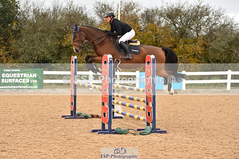 231122A-131938-00445 - Cls 4 Newcomers & 1.10m Open