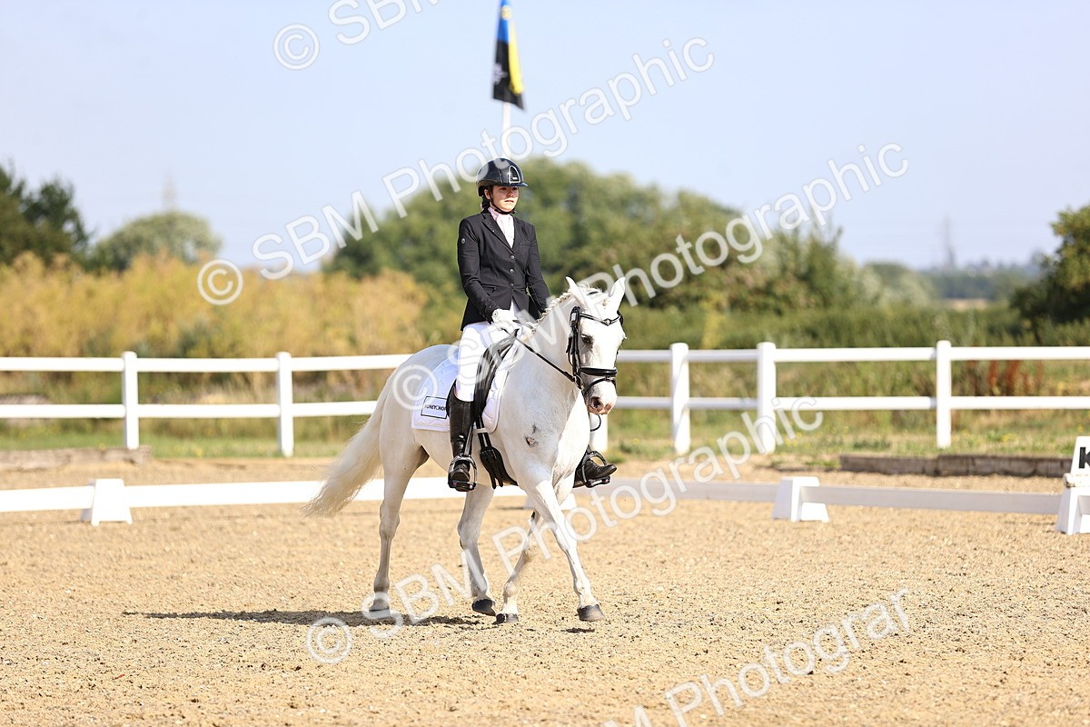 SBM_008652 - Novice 5 - 08.30-9.33