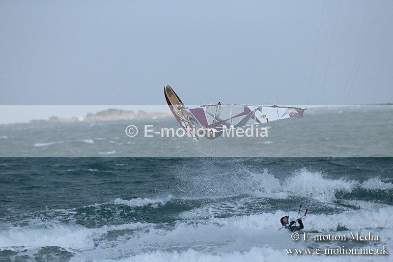 WS 020413-204 - Windsurfing