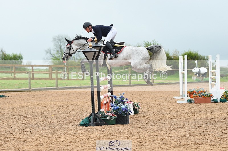 230505A-103254-02933 - Cls 20 Snr Foxhunter