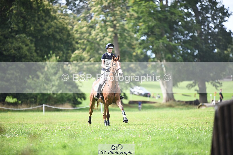 240804-103736-10794 - 353-Maja_Hullah-ORANJE_SPR