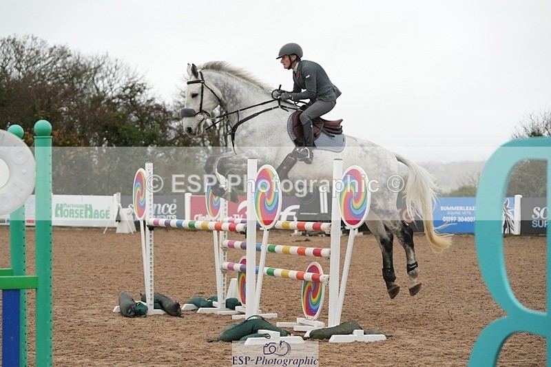 251109-114033-03603 - Cls 20 Newcomers and 1.10m Open