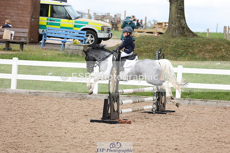 240630A-175510-16217 - Cls 28 Stepping Stones 128cm + 138cm