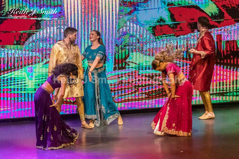 7KJS0288 - Ambition show team