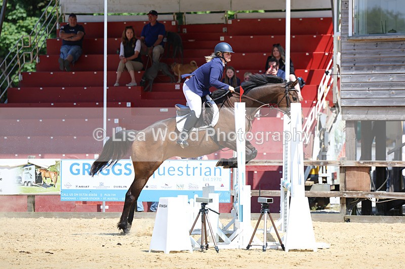 3E7A9610 - Class 8: Senior 80cm