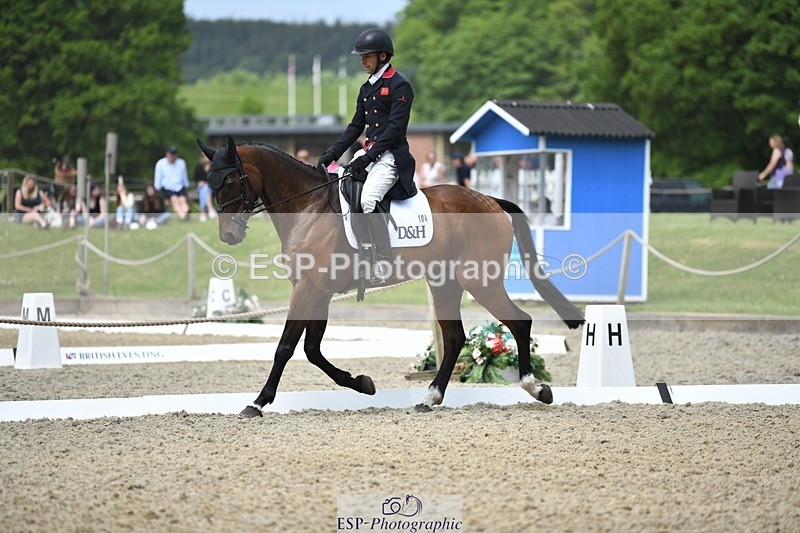 230525-115033-01912 - 104-GALAKIS_DE_L'OCEAN-Harry_Meade-WEDTrotUp+DR