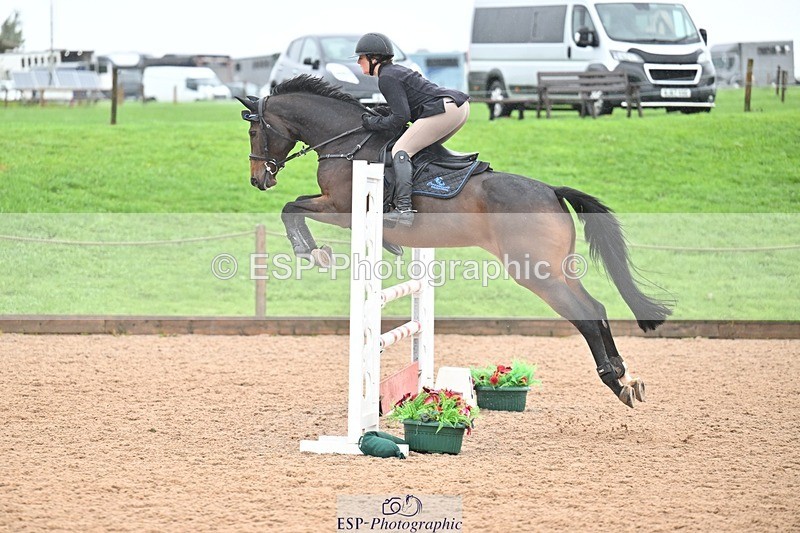 251003-120931-00655 - Cls 2 Newcomers and 1.10m