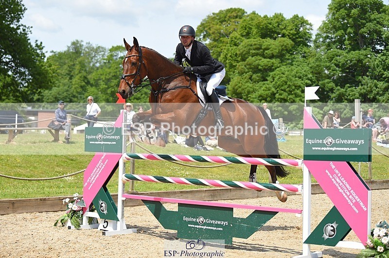 230528-123206-15744 - 365-BWE_NEWTON_DE_JASPER-Adam_Harvey-SUNTrotUp+SJ