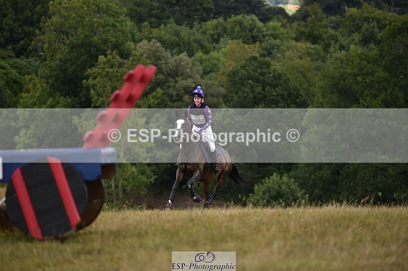 250802A-152704-07010 - F-272-Gemma.Wells-COMBE.BREEZE