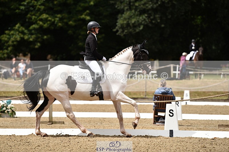 140110A-012220-10904 - 002-Michelle.Wallis-Alvescot.Winning.Mood