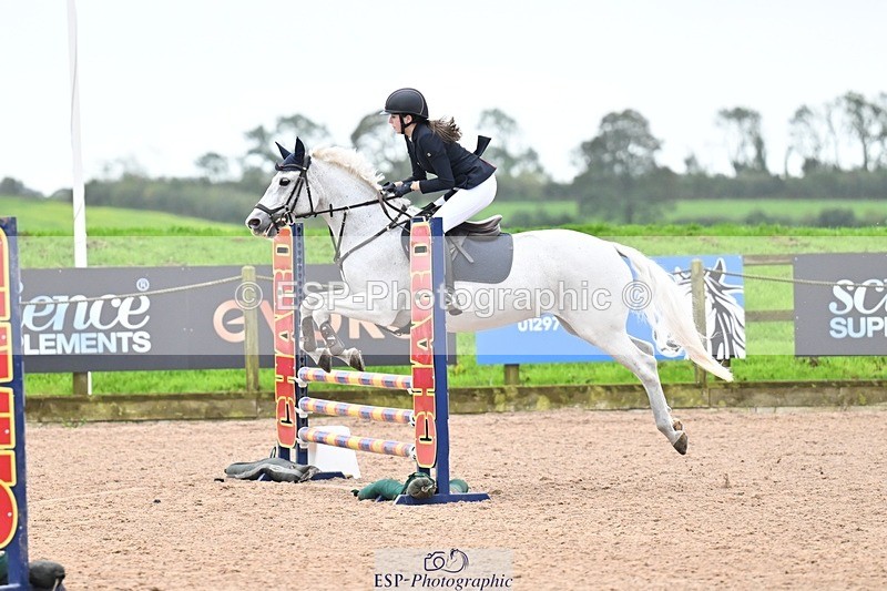 250920-155407-01816 - Cls 21 Pony Intro 80cm Derby