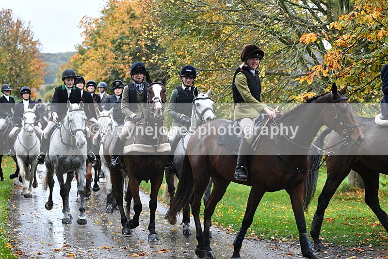 WJ5_6240 - B&B walk back for Hunt Tea !