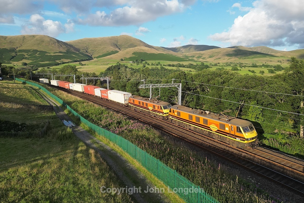 JL - 26.7.24 90015 & 90011 4M80 Coatbridge - Basford Hall, Lowgill - Latest shots