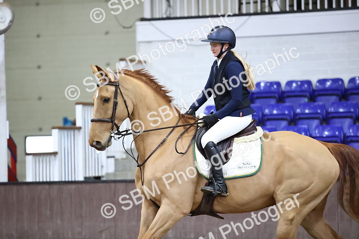 SBM_010164 - Class 25 - Equestrian Senior Foxhunter 1.20m
