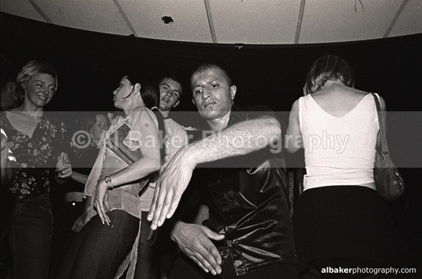 41 - Friends-&-Family @ the-roadhouse 04.09.02