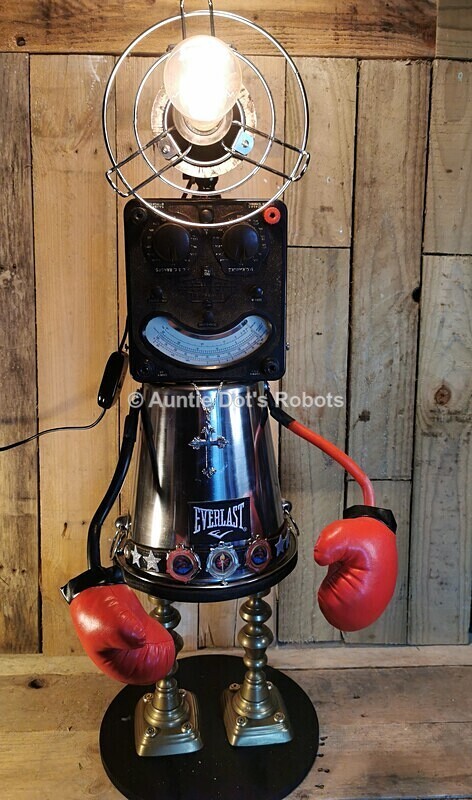 The Smiling Assassin - Robots